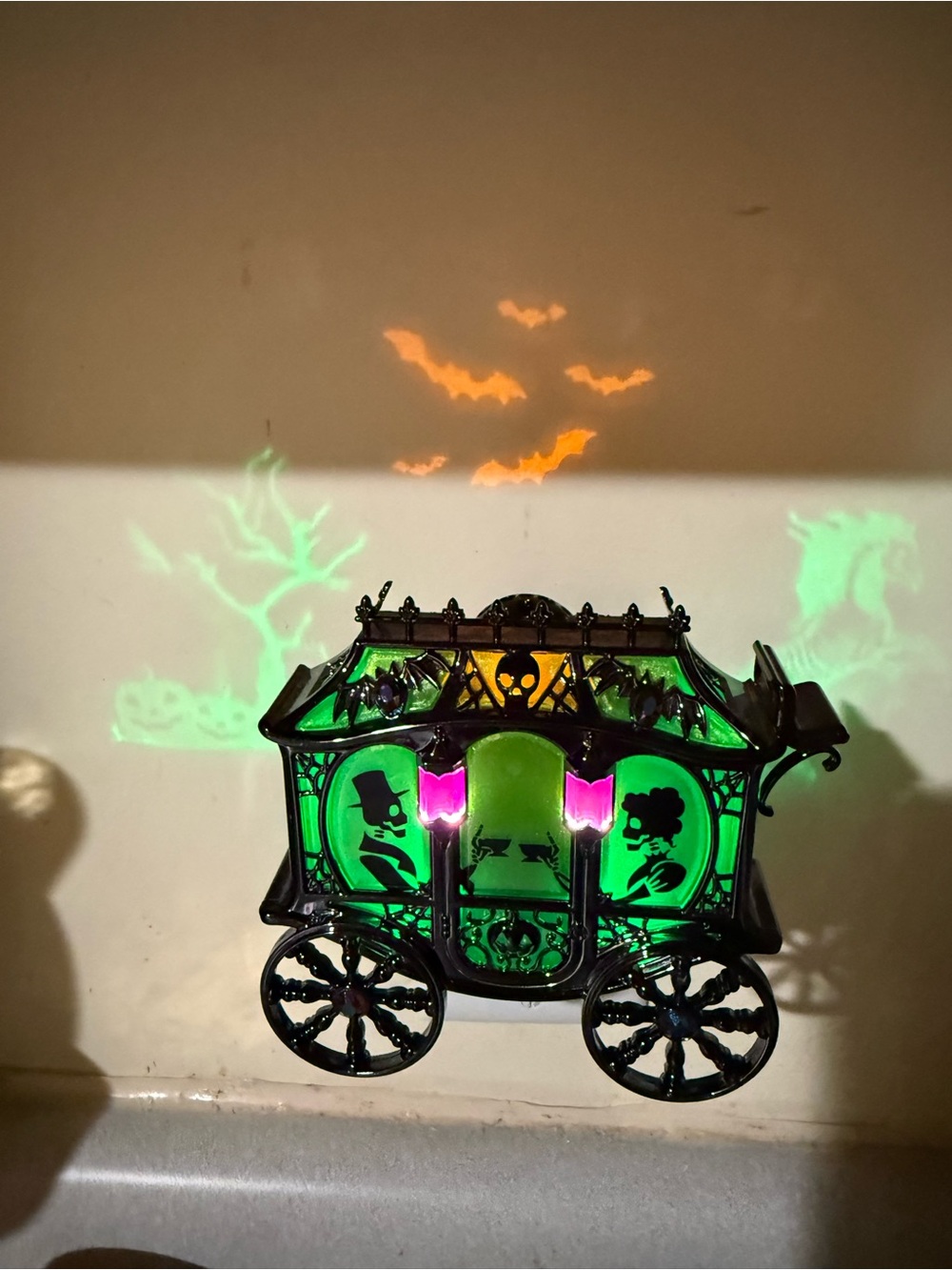 Bath and Body Works Gothic Carriage Halloween Decor - wallflower with Projection